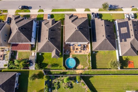House in Kissimmee, Florida 5 bedrooms, 296.73 sq.m. № 2226085 - photo 6