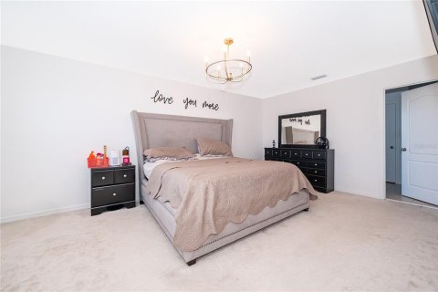 House in Kissimmee, Florida 5 bedrooms, 296.73 sq.m. № 2226085 - photo 23