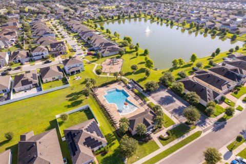 House in Kissimmee, Florida 5 bedrooms, 296.73 sq.m. № 2226085 - photo 9