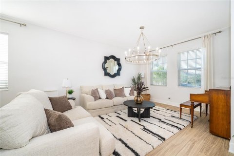 House in Kissimmee, Florida 5 bedrooms, 296.73 sq.m. № 2226085 - photo 12