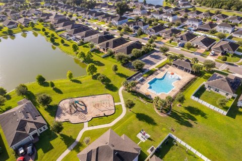 House in Kissimmee, Florida 5 bedrooms, 296.73 sq.m. № 2226085 - photo 8