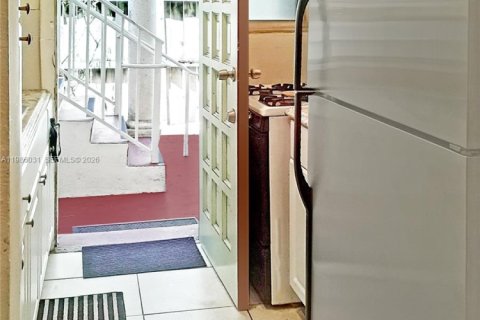 Copropriété à vendre à Miami Beach, Floride: 1 chambre, 40.13 m2 № 2048851 - photo 4