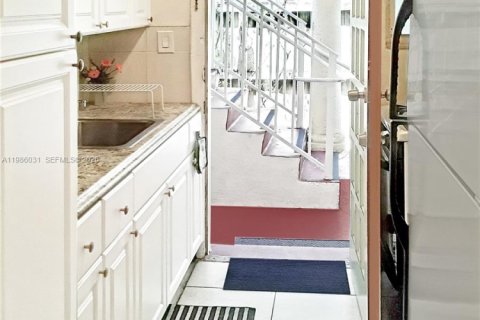 Copropriété à vendre à Miami Beach, Floride: 1 chambre, 40.13 m2 № 2048851 - photo 5