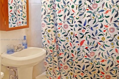 Copropriété à vendre à Miami Beach, Floride: 1 chambre, 40.13 m2 № 2048851 - photo 8