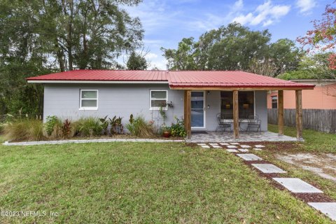 House in Palatka, Florida 2 bedrooms, 88.26 sq.m. № 855255 - photo 1