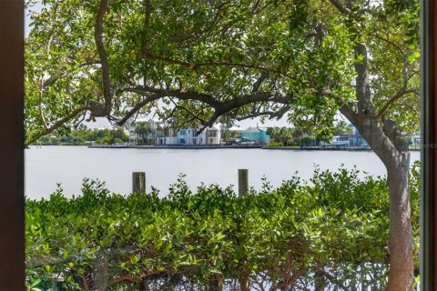 Villa ou maison à vendre à Anna Maria, Floride: 3 chambres, 284.84 m2 № 2404570 - photo 23