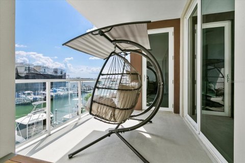 Condo in Clearwater, Florida, 2 bedrooms  № 1912180 - photo 26