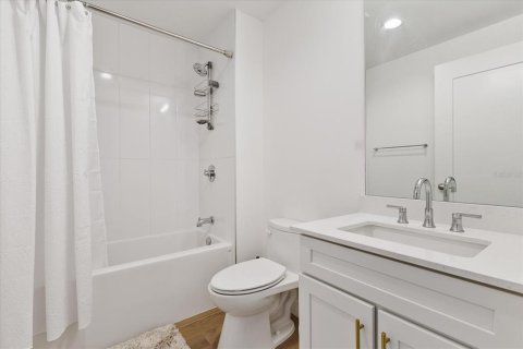 Condo in Clearwater, Florida, 2 bedrooms  № 1912180 - photo 21