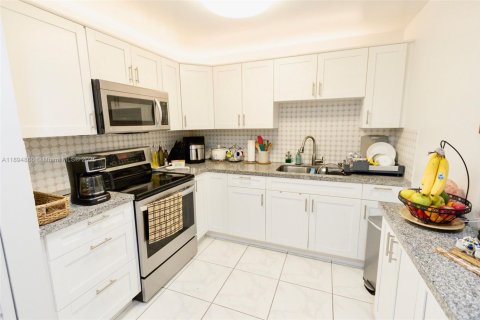 Copropriété à louer à Miami Beach, Floride: 2 chambres, 104.79 m2 № 1947218 - photo 19