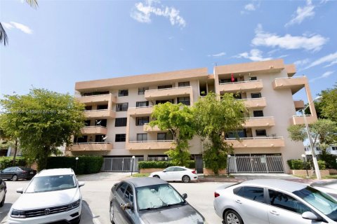 Copropriété à louer à Miami Beach, Floride: 2 chambres, 104.79 m2 № 1947218 - photo 1