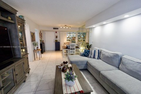 Copropriété à louer à Miami Beach, Floride: 2 chambres, 104.79 m2 № 1947218 - photo 9