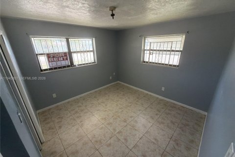 Villa ou maison à louer à Miami, Floride: 3 chambres, 259.2 m2 № 2002134 - photo 3