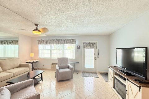 Studio in the Condo in Deerfield Beach, Florida  № 2253270 - photo 2