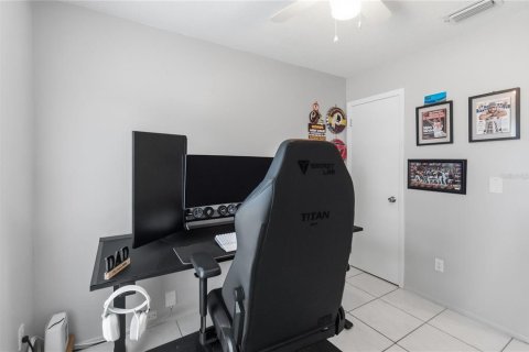 House in Orlando, Florida 3 bedrooms, 115.2 sq.m. № 2349177 - photo 15