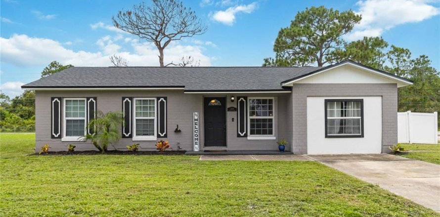 House in Orlando, Florida 3 bedrooms, 115.2 sq.m. № 2349177