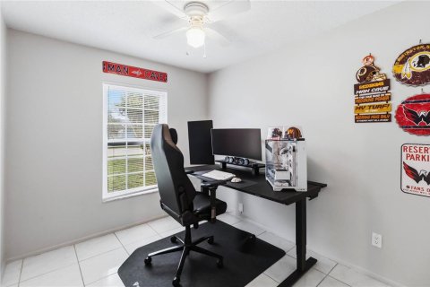 House in Orlando, Florida 3 bedrooms, 115.2 sq.m. № 2349177 - photo 14