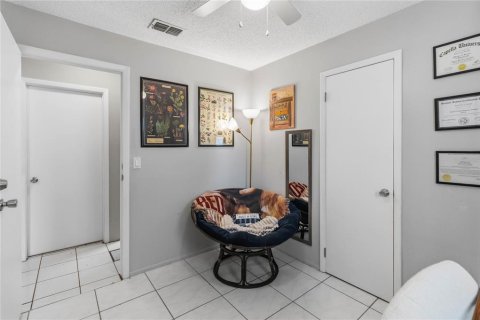 House in Orlando, Florida 3 bedrooms, 115.2 sq.m. № 2349177 - photo 17