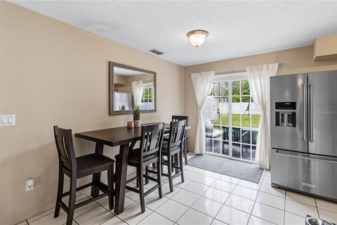 House in Orlando, Florida 3 bedrooms, 115.2 sq.m. № 2349177 - photo 10