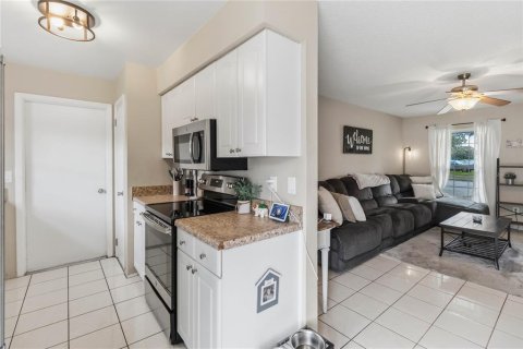House in Orlando, Florida 3 bedrooms, 115.2 sq.m. № 2349177 - photo 6