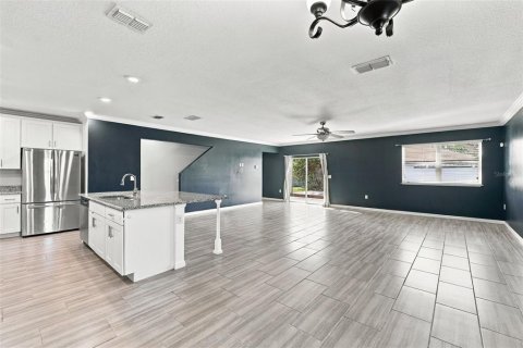 Casa en venta en Palm Bay, Florida, 5 dormitorios, 304.53 m2 № 2381036 - foto 8