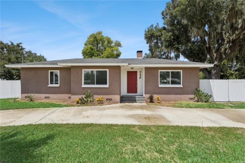 House in Tavares, Florida 2 bedrooms, 140.84 sq.m. № 2299631
