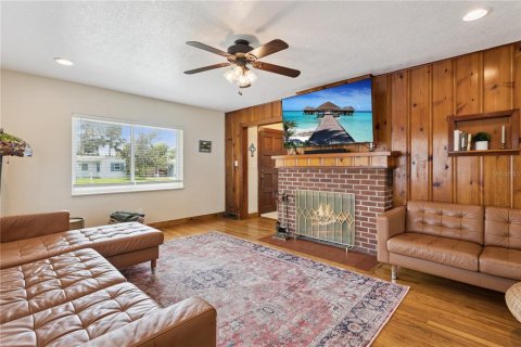 Villa ou maison à vendre à Tavares, Floride: 2 chambres, 140.84 m2 № 2299631 - photo 13