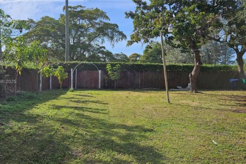 Villa ou maison à vendre à Miami, Floride: 3 chambres, 145.67 m2 № 1985461 - photo 12