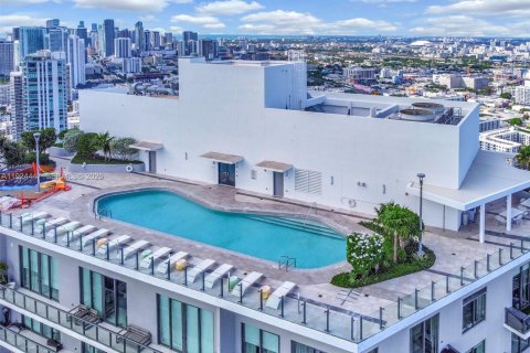 Condominio en venta en Miami, Florida, 1 dormitorio, 57.79 m2 № 1982909 - foto 18