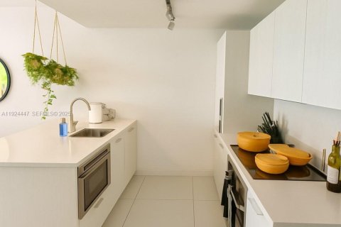 Condominio en venta en Miami, Florida, 1 dormitorio, 57.79 m2 № 1982909 - foto 5