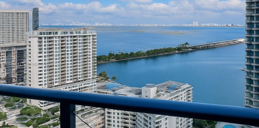 Condominio en Miami, Florida, 1 dormitorio  № 1982909