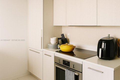 Condominio en venta en Miami, Florida, 1 dormitorio, 57.79 m2 № 1982909 - foto 3