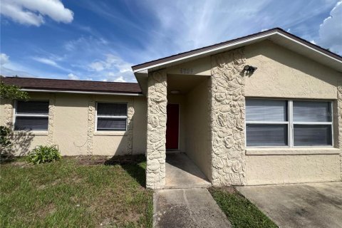 House in Orlando, Florida 4 bedrooms, 146.51 sq.m. № 2349618