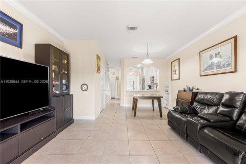 Condo in Palmetto Bay, Florida, 2 bedrooms  № 1997829 - photo 2