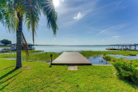 Villa ou maison à vendre à Tavares, Floride: 3 chambres, 162.76 m2 № 1873366 - photo 1