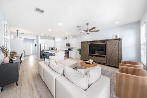Townhouse in Winter Garden, Florida 3 bedrooms, 172.15 sq.m. № 1801675 - photo 4
