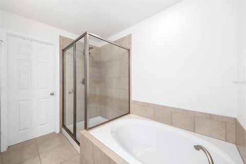 Townhouse in Winter Garden, Florida 3 bedrooms, 172.15 sq.m. № 1801675 - photo 19