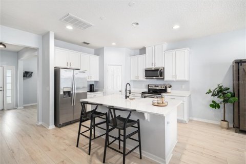 Townhouse in Winter Garden, Florida 3 bedrooms, 172.15 sq.m. № 1801675 - photo 8