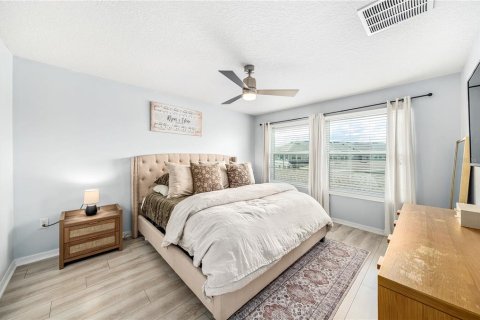 Townhouse in Winter Garden, Florida 3 bedrooms, 172.15 sq.m. № 1801675 - photo 16