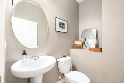 Townhouse in Winter Garden, Florida 3 bedrooms, 172.15 sq.m. № 1801675 - photo 13