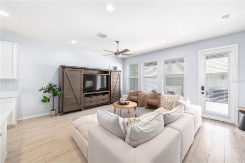 Townhouse in Winter Garden, Florida 3 bedrooms, 172.15 sq.m. № 1801675 - photo 7