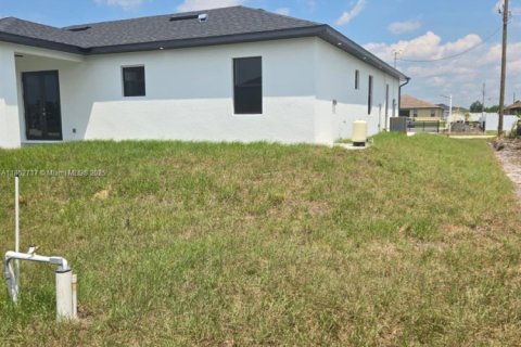 House in Lehigh Acres, Florida 4 bedrooms, 152.55 sq.m. № 1890928 - photo 30