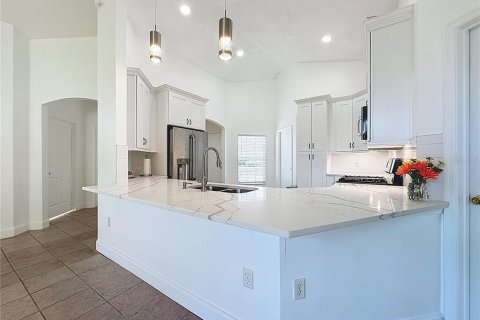House in Davenport, Florida 3 bedrooms, 127.46 sq.m. № 2379361 - photo 11