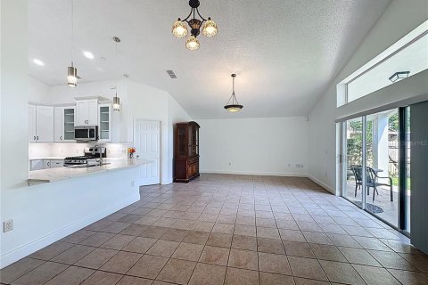House in Davenport, Florida 3 bedrooms, 127.46 sq.m. № 2379361 - photo 7