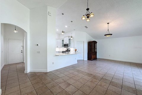 House in Davenport, Florida 3 bedrooms, 127.46 sq.m. № 2379361 - photo 8