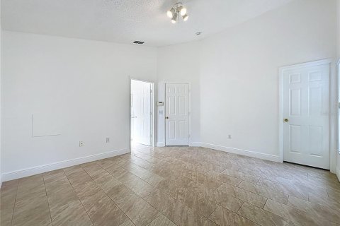 House in Davenport, Florida 3 bedrooms, 127.46 sq.m. № 2379361 - photo 30
