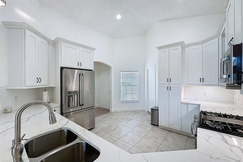 House in Davenport, Florida 3 bedrooms, 127.46 sq.m. № 2379361 - photo 10