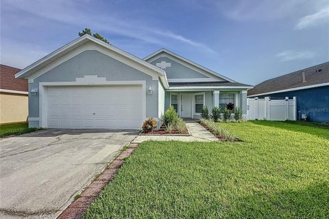 House in Davenport, Florida 3 bedrooms, 127.46 sq.m. № 2379361 - photo 2
