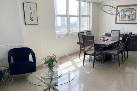 Купить кондоминиум в Санни-Айлс-Бич, Флорида 4 комнаты, 143.44м2, № 2043918 - фото 7