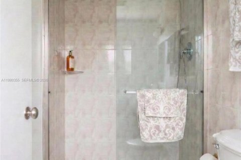 Купить кондоминиум в Санни-Айлс-Бич, Флорида 4 комнаты, 143.44м2, № 2043918 - фото 16