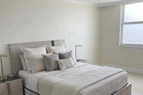 Купить кондоминиум в Санни-Айлс-Бич, Флорида 4 комнаты, 143.44м2, № 2043918 - фото 10